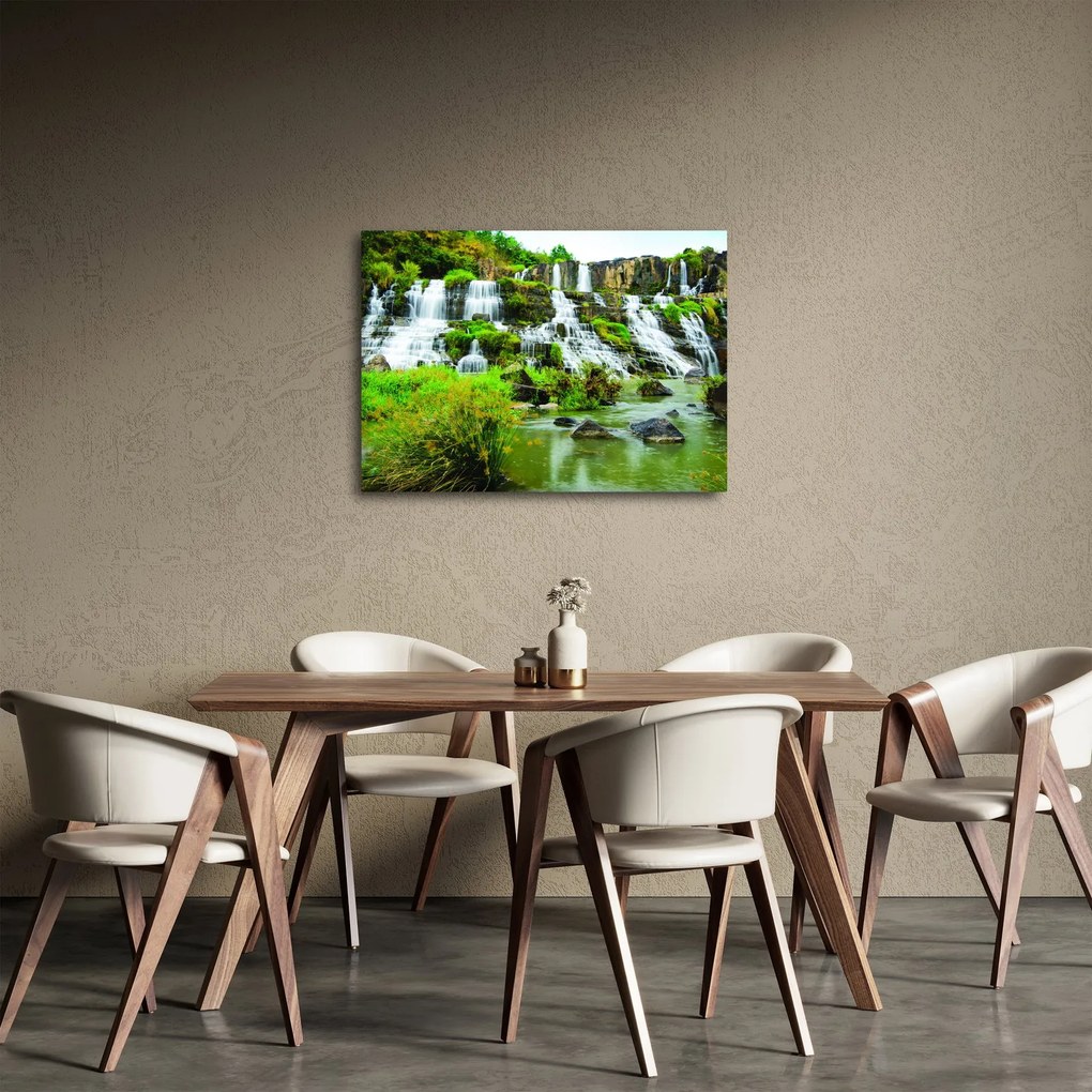 Kép - vízesés zöldövezetben (70x50 cm)