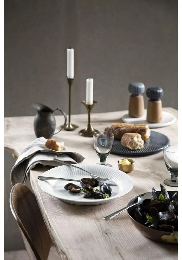 Hammershoi tölgyfa fűszerörlő, sötétkék porcelán részletekkel, magasság 13 cm - Kähler Design