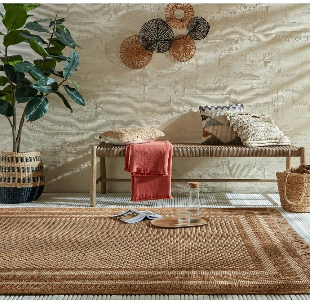 Natúr színű kültéri-beltéri szőnyeg 160x230 cm Layla Border – Flair Rugs