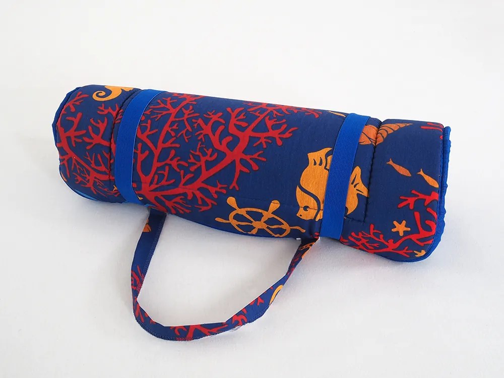 Feltekerhető napozószivacs TENGERI CSIKÓ KORÁLOKKAL 148x52 cm, kék