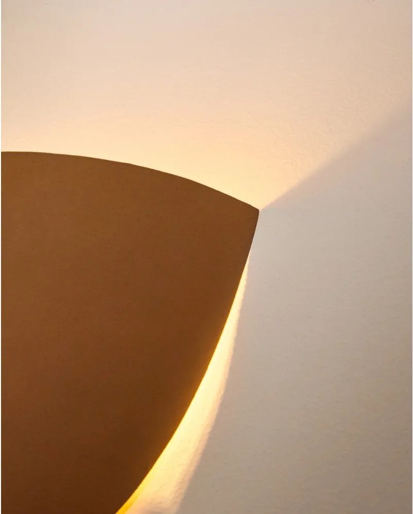 Terrakotta színű konnektorhoz csatlakoztatható fali lámpa Nibla – Kave Home