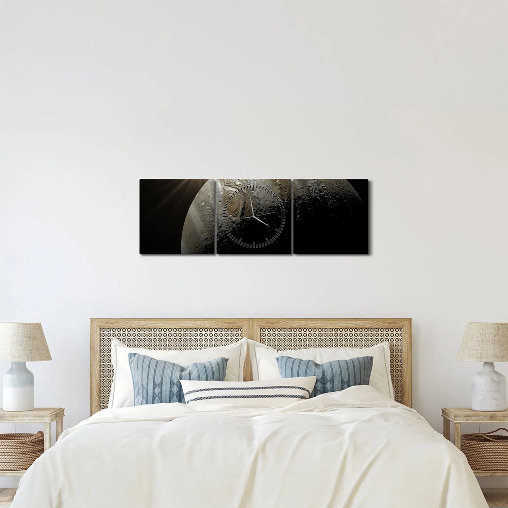 Egy bolygó képe az űrben (órával) (90x30 cm)