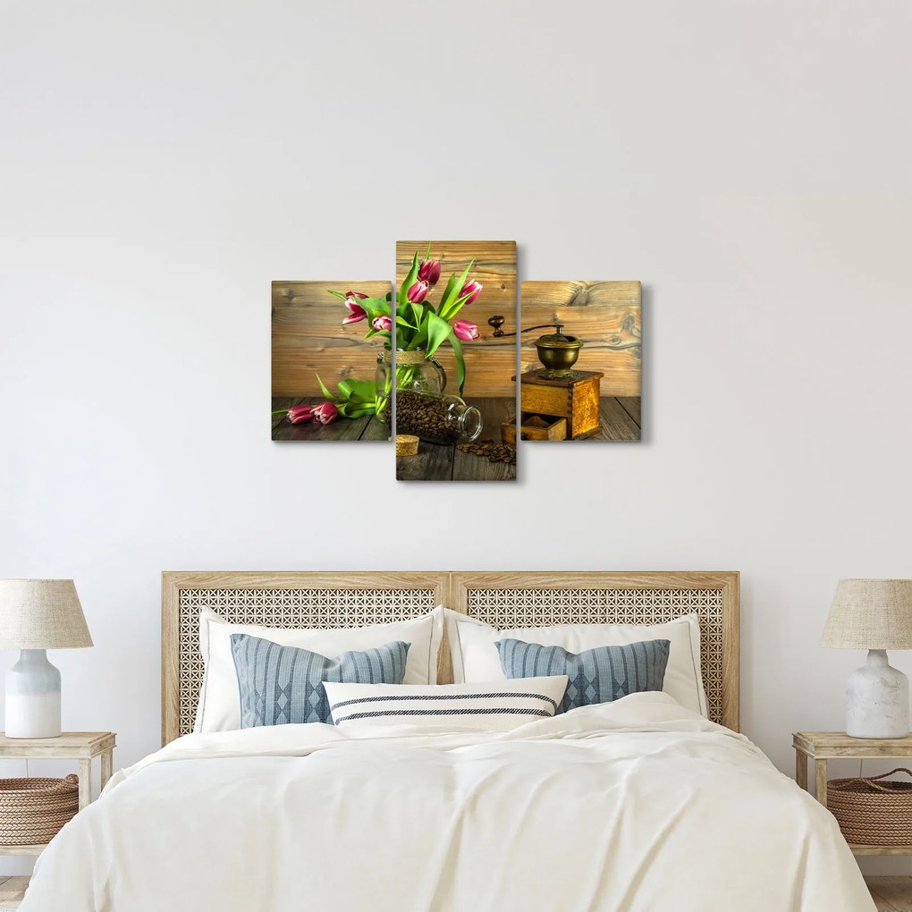 Tulipánok, daráló és kávé képe (90x60 cm)