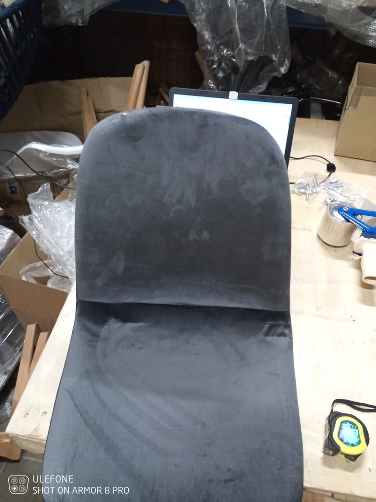 AKCIÓ sötétszürke bársonyszék COMO fekete lábakkal II. osztályú