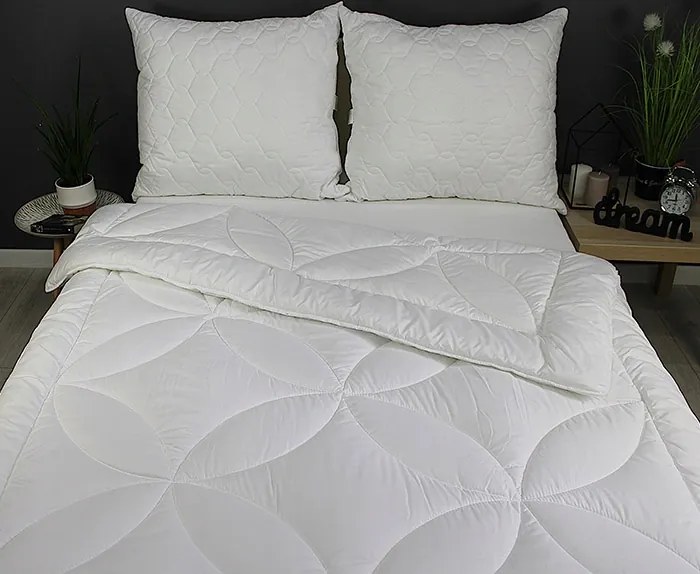 Hetedik Égbolt Solo Egész Éves paplan 160x200 antiallergén lengyel puha