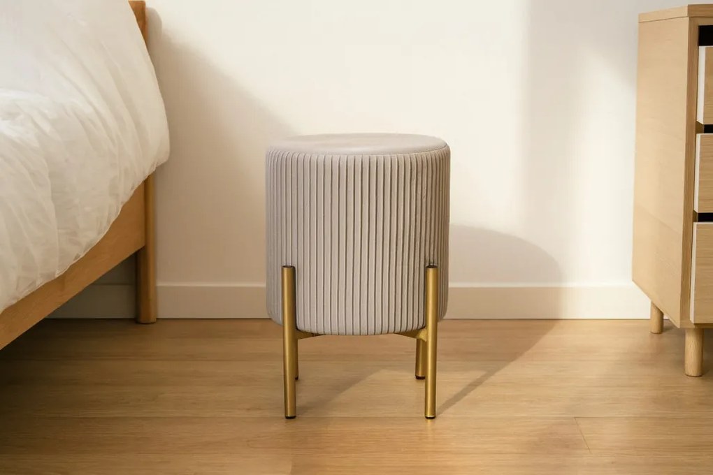 Négyzetes puff fa lábakkal 26 x 26 x 34 cm