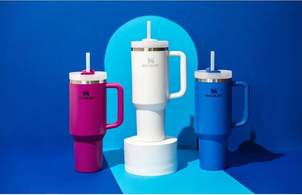 Fehér rozsdamentes acél termosz szívószállal 1,18 l Quencher H2.0 FlowState Tumbler Frost – Stanley