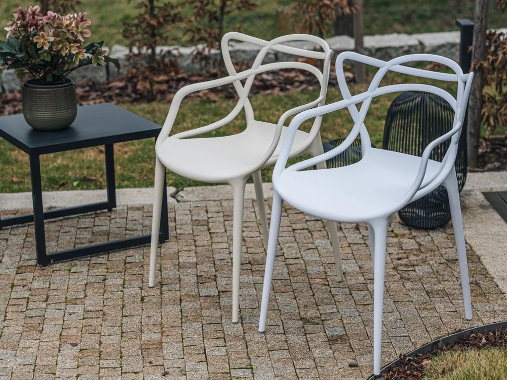 Barna műanyag szék KATO