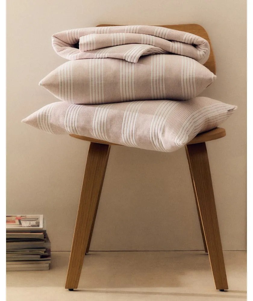 Piros-fehér pamut steppelt ágytakaró 240x260 cm Macie – Kave Home