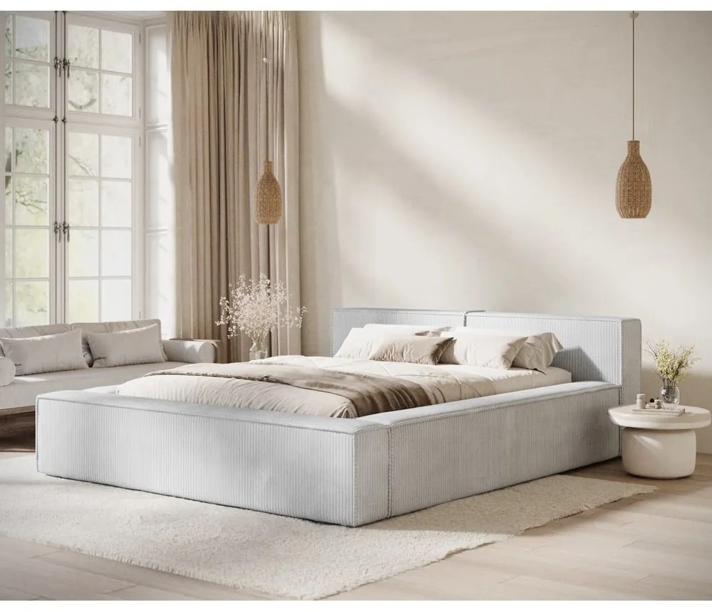 Világosszürke kárpitozott ágyneműtartós franciaágy ágyráccsal 180x200 cm Voliera – Maison de Rêve