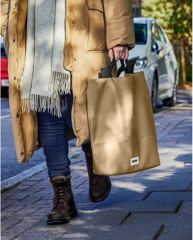 Fekete hűtőtáska 16 l – Black + Blum