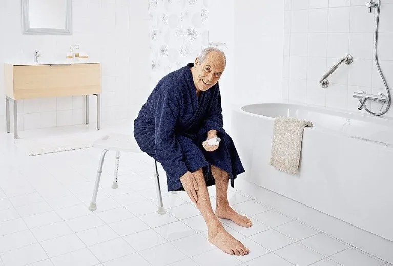 BISK Erga Handicap PRO, téglalap alakú zuhanyszék 495x450x560 mm, fehér, ERG-06218