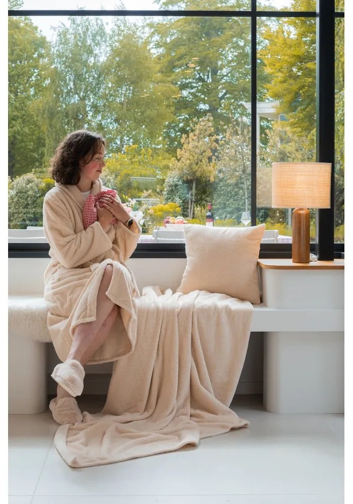 Elefántcsont színű mikroplüss takaró 150x200 cm Pippa – Tiseco Home Studio