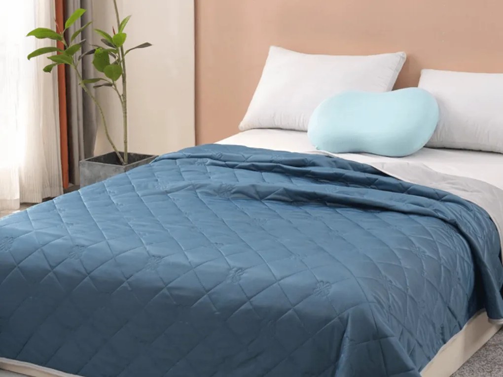 Hűsítő nyári paplan ELARIA, sötétkék Méret: 200 x 220 cm