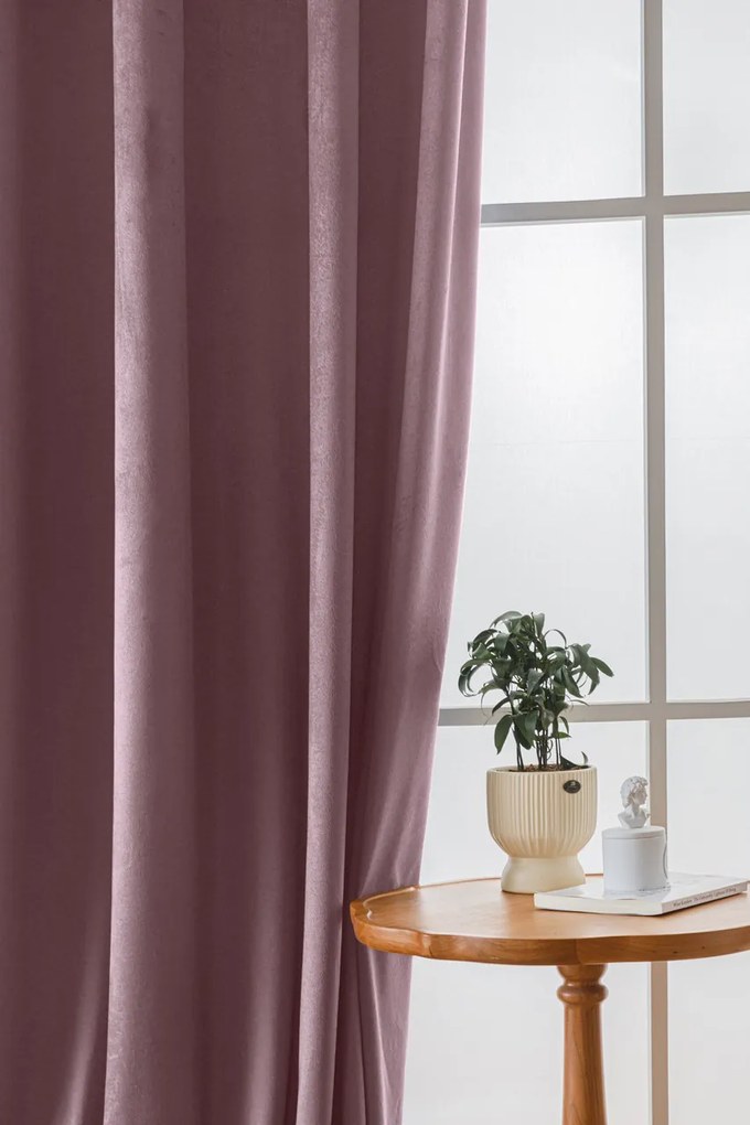 Világoslila VELVET sötétítő függöny 140x270 cm Felfüggesztés: Hullámos sínszalag