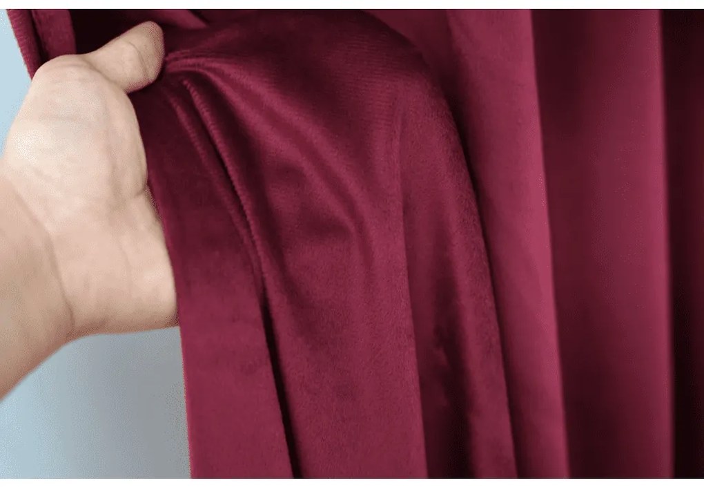 Sötétítő függöny VELVET 140x250 cm, bordó Felfüggesztés: Fém gyűrűk