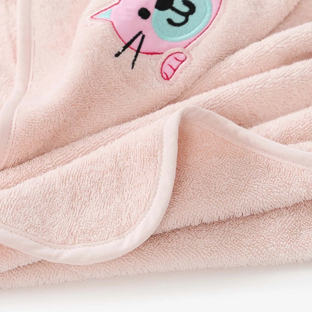 Goldea gyermek frottír fördőlepedő csuklyás - cicuka világos rózsaszínen 100 x 100 cm