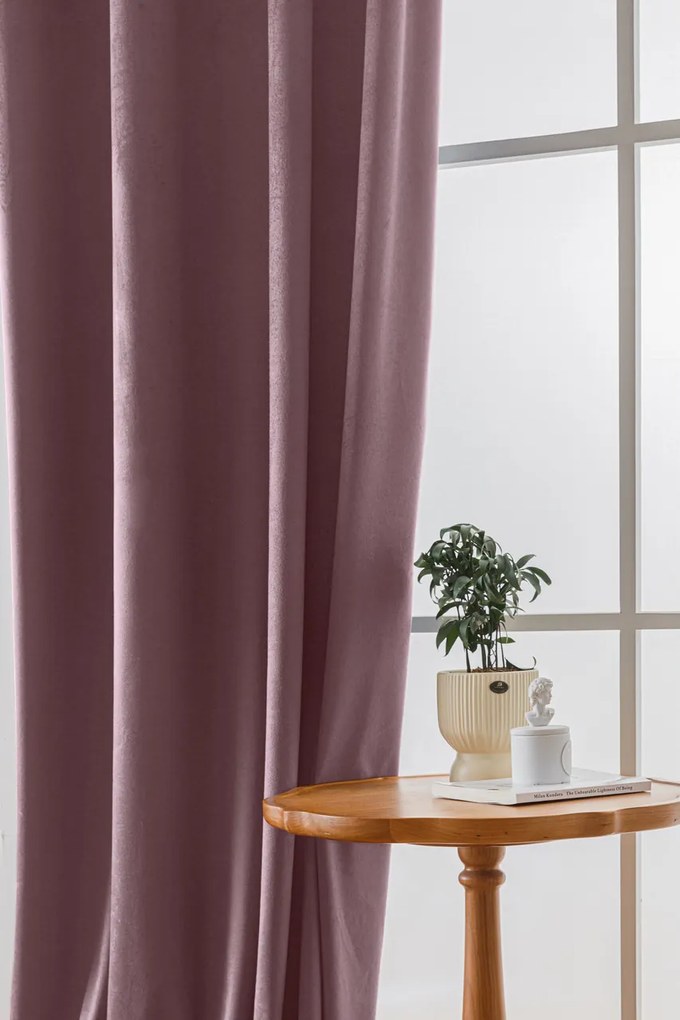 Világoslila VELVET sötétítő függöny 140x270 cm Felfüggesztés: Hullámos sínszalag