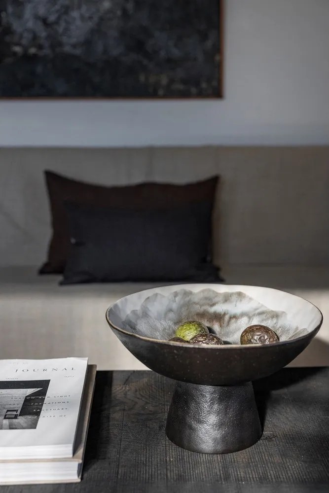 Fekete-elefántcsont színű kőedény tál ø 31,5 cm By Hand – Mette Ditmer Denmark