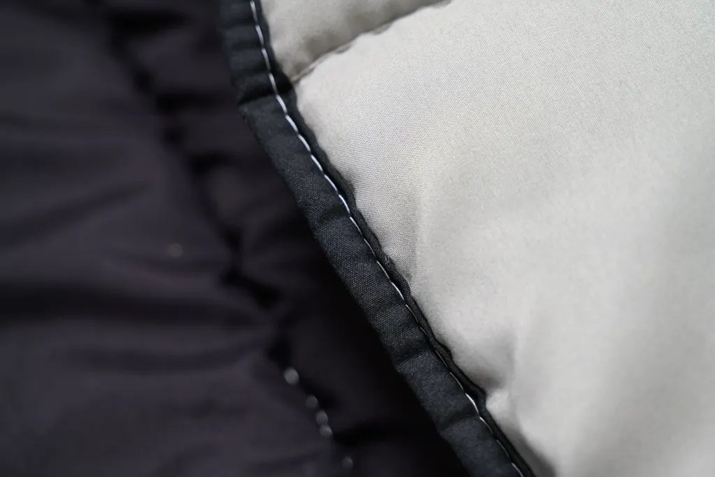 Egész éves steppelt paplan 140x200 cm üreges szálból, fekete