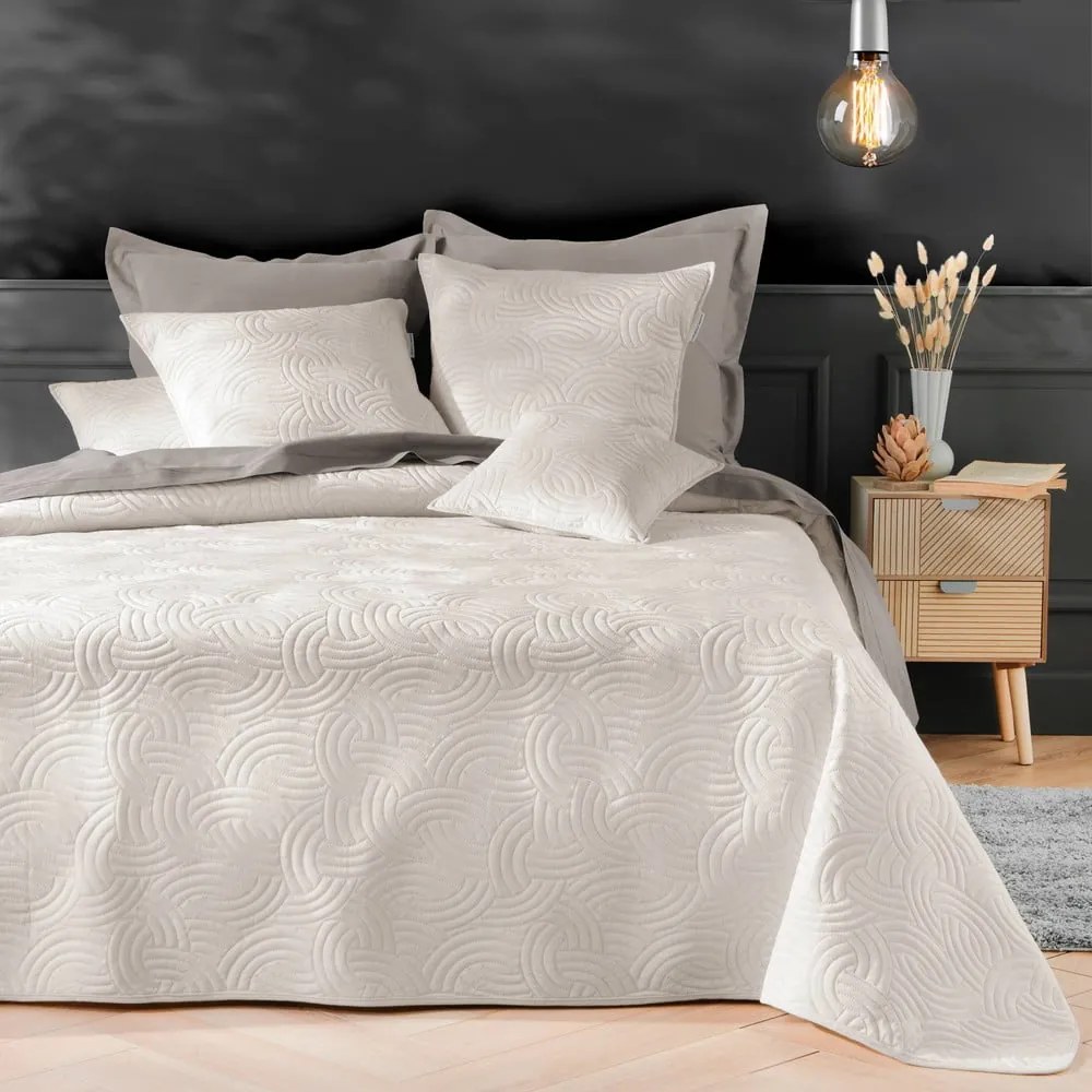 Krémszínű bársony ágytakaró és párnahuzat szett 240x260 cm Solange – douceur d'intérieur