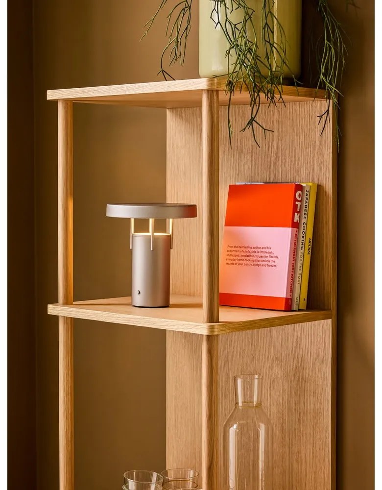 Világosszürke LED dimmelhető asztali lámpa (magasság 20 cm) BringMe – Hübsch