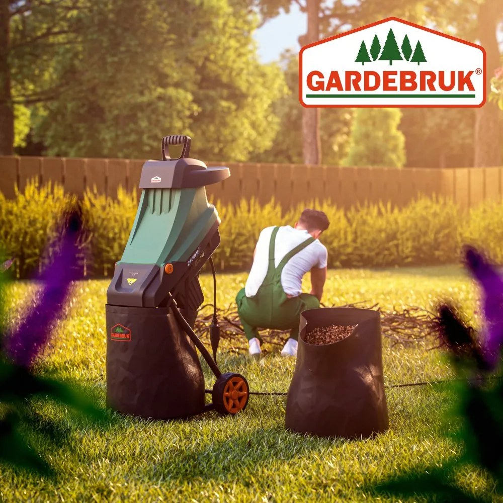 Kerti ágaprítógép 2400 W + 2x50 l gyűjtőzsák