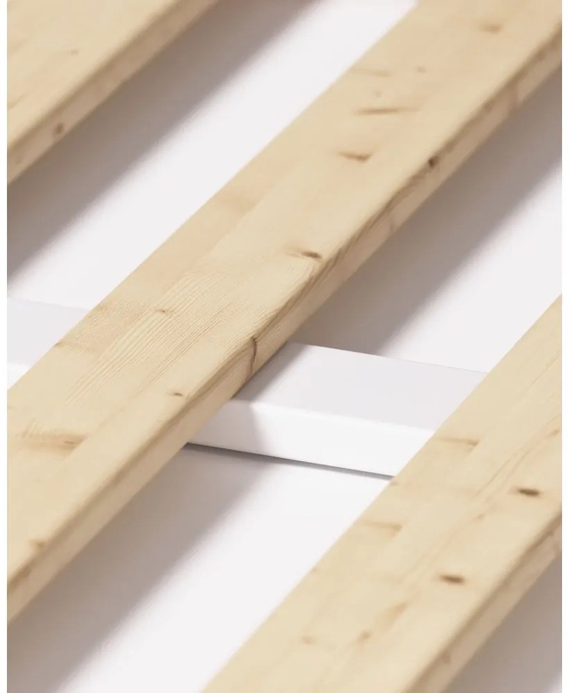 Fehér bükkfa házikó alakú gyerekágy ágyráccsal 90x190 cm Maralis – Kave Home