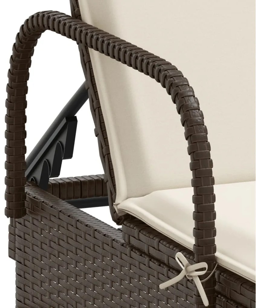 2 db barna polyrattan napozóágy párnával