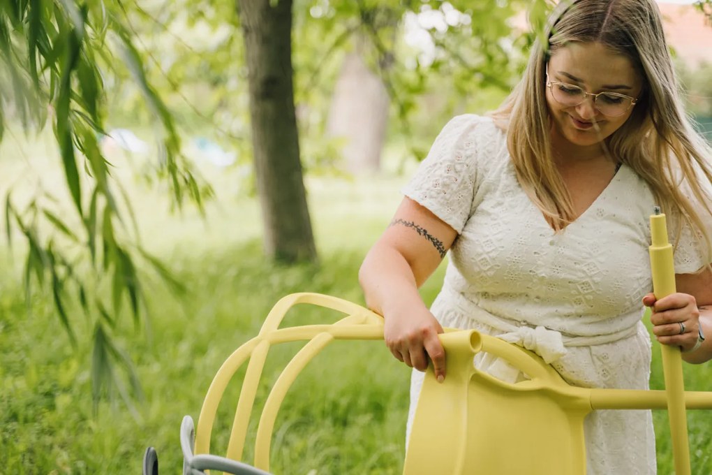 Terrakotta színű műanyag szék KATO