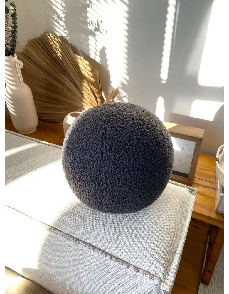 Buklé díszpárna ø 20 cm Top – Mioli Decor