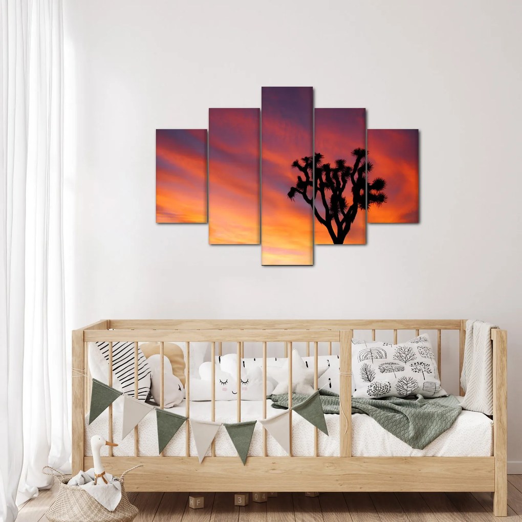 Naplemente egy fa sziluettje felett (150x105 cm)