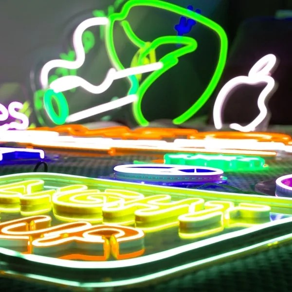 LED Fürdőszobai szalag NEON EKO-FLEX LED/250W/12V IP65 25m narancs