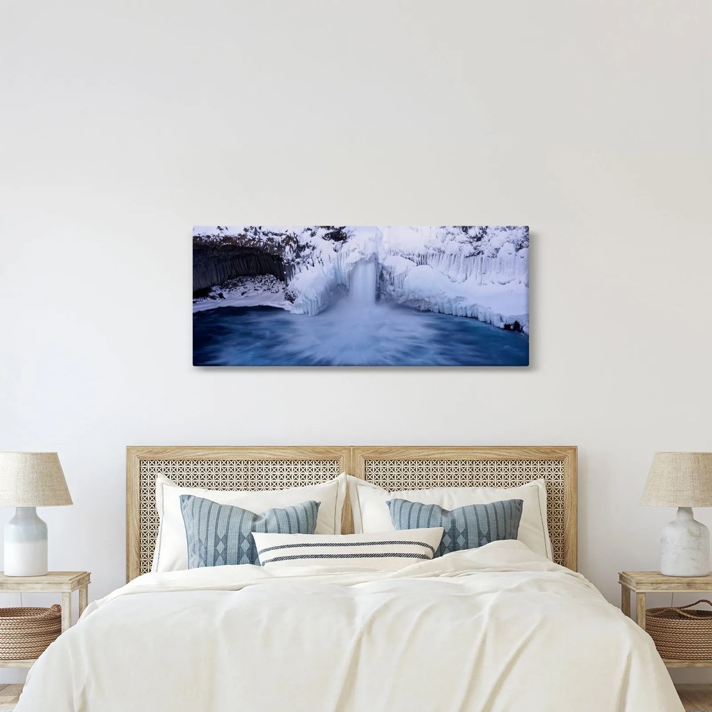 Vízesés képe télen (120x50 cm)