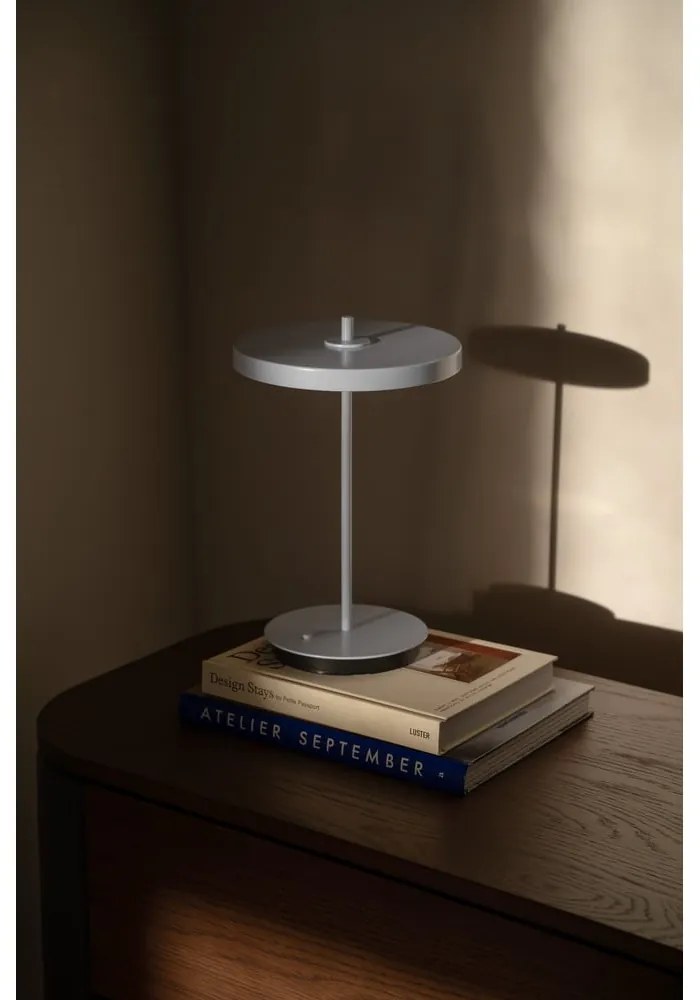 Világoskék fém LED asztali lámpa fém búrával (magasság 31 cm) Asteria Move – UMAGE