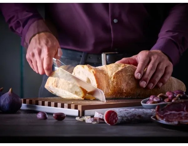 Wüsthof Classic Ikon kenyérvágó kés 20 cm fekete markolattal