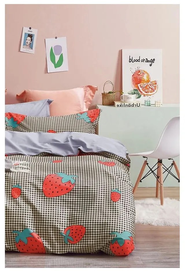 Egyszemélyes hosszabbított háromrészes renforcé pamut ágyneműhuzat lepedővel 160x220 cm Strawberry – Mila Home