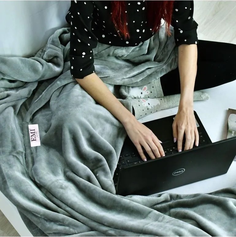 EMI sötét szürke színű mikroszálas takaró 150 x 200 cm