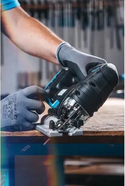 Högert HT2E233-0JS dekopír fűrész, 18V, dobozban