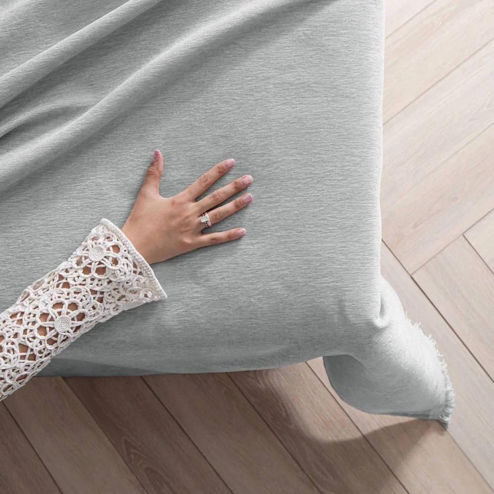 Világosszürke zsenília ágytakaró 220x240 cm Talo – Filumi