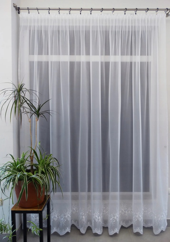 Mg Ora Fátyol Fehér hímzés 430x250cm varrott szalaggal lengyel