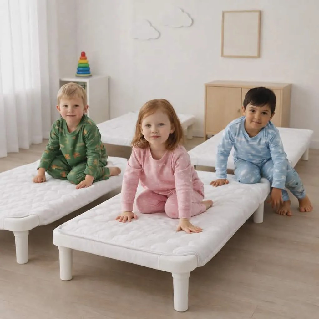 Puha flanel bélelt óvodai lepedő fektetőre – vízálló változatban is