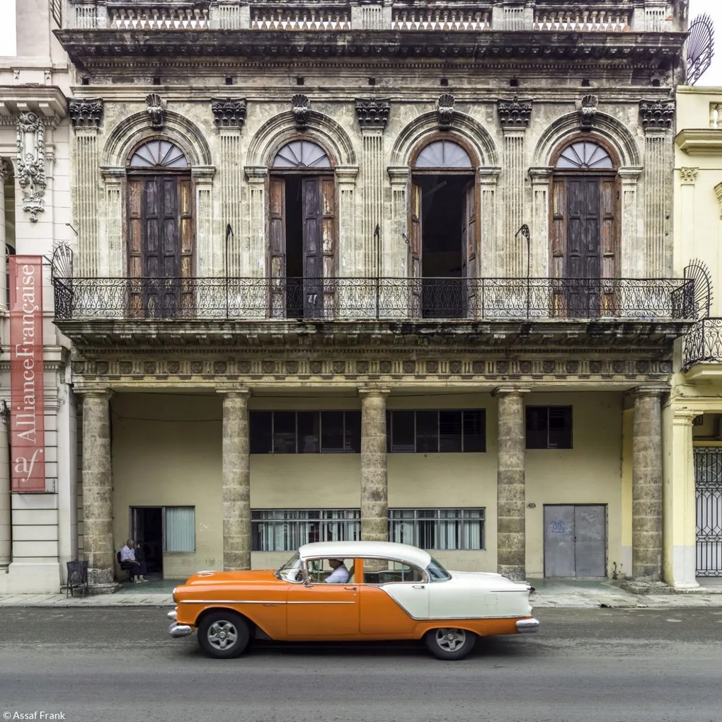 Poszter 20x20cm Antik autó a Havanna utcában, Assaf Frank