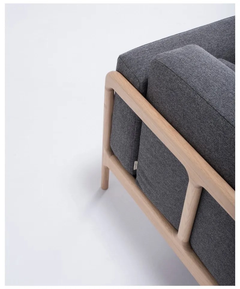 Fawn tölgyfa fotel sötétszürke szövet ülőrésszel - Gazzda