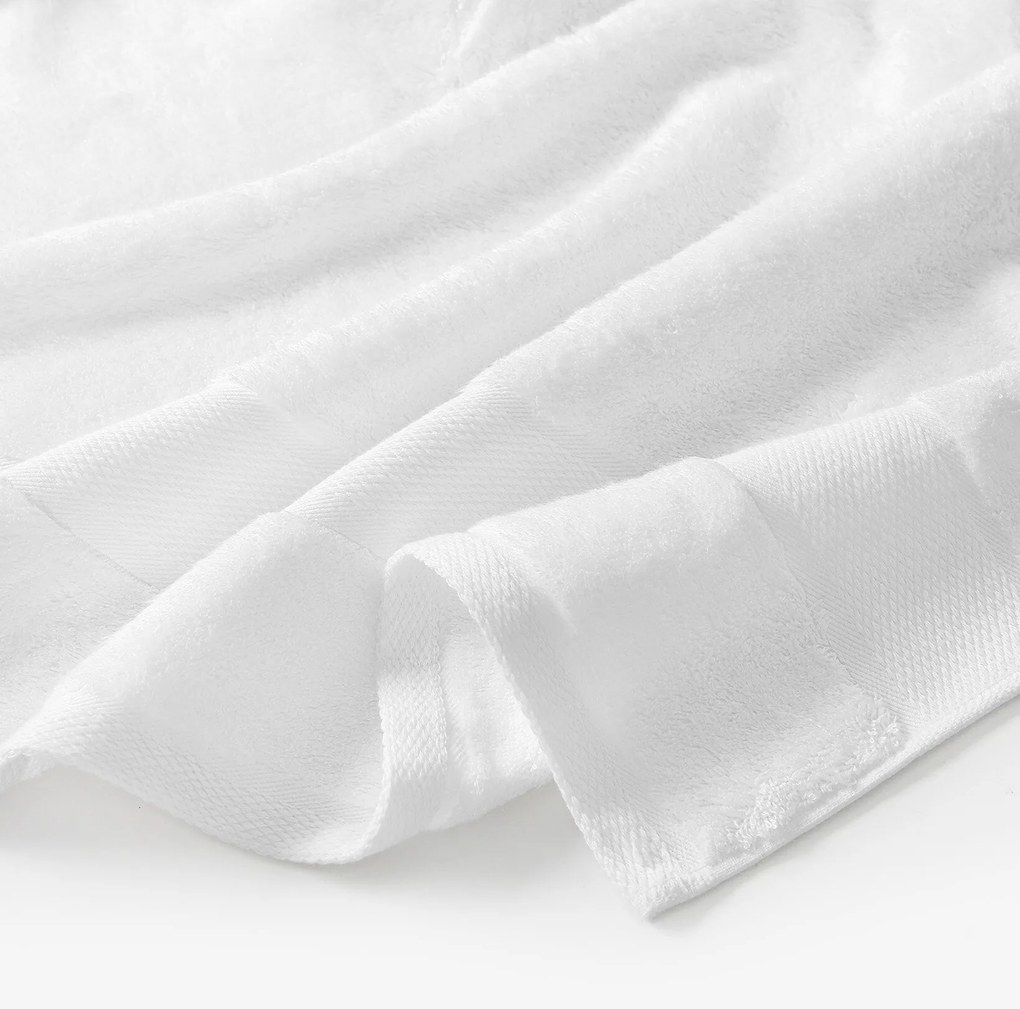 Goldea bambuszszálas törölköző és fürdőlepedő - hófehér 50 x 100 cm