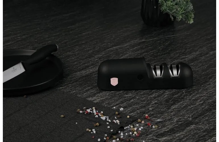 BerlingerHaus Elektromos késélező Black Rose Collection BH/9502