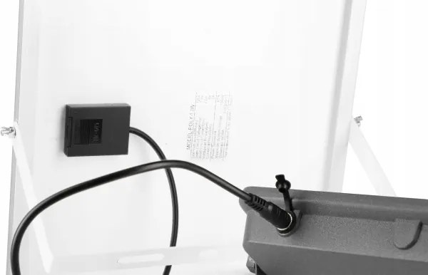 LED dimmelhető napelemes reflektor LED/50W/3,2V 5000K 6000 mAh IP65 fekete + távirányító