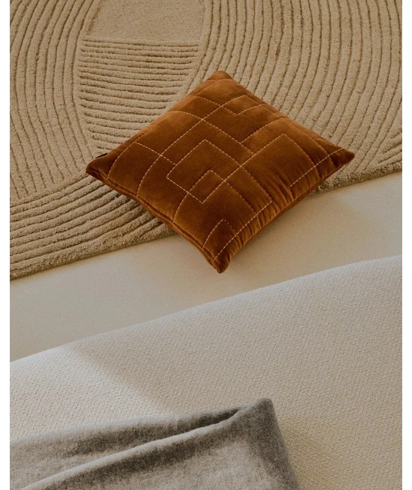 Bársony párnahuzat 45x45 cm Prila – Kave Home