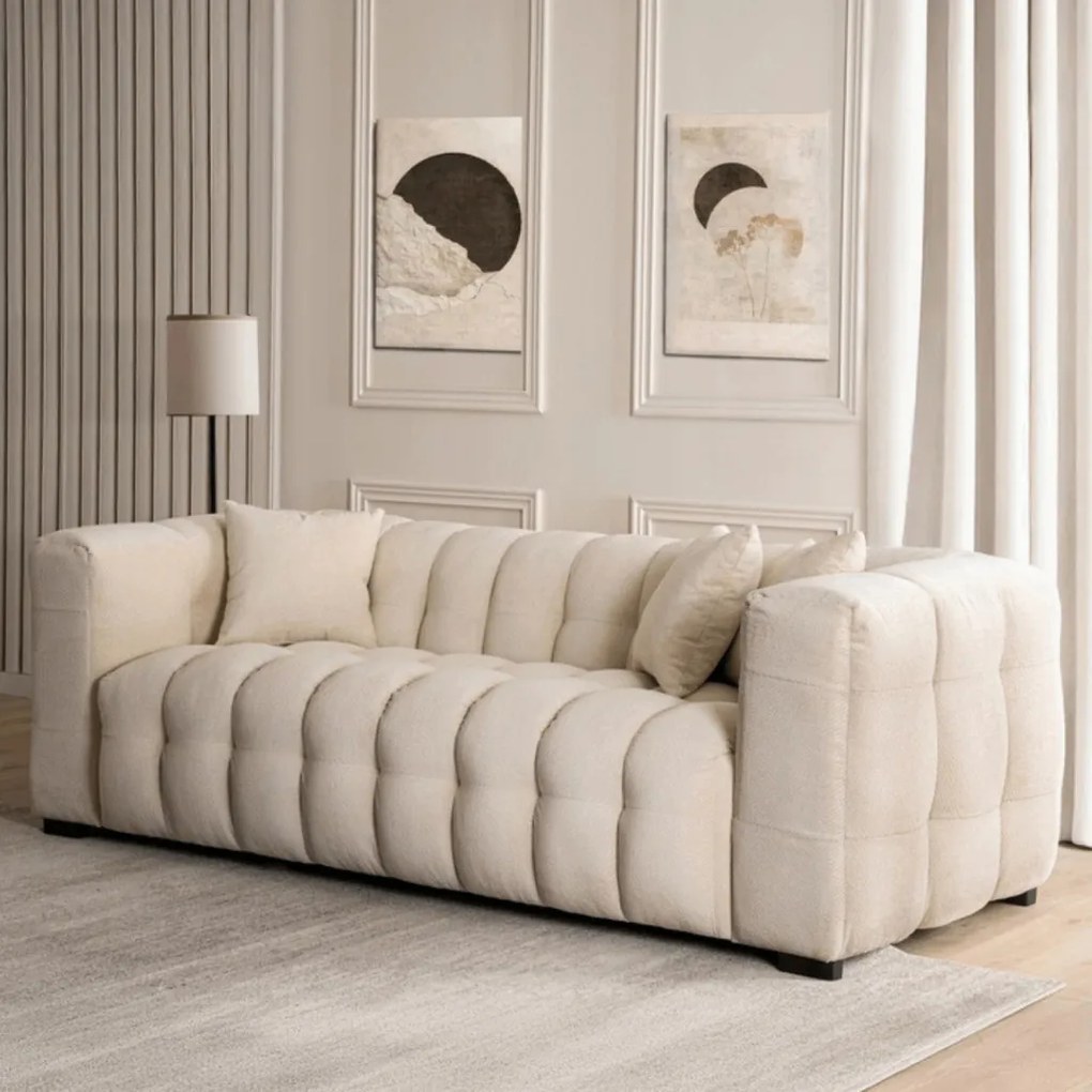 Krémszínű háromszemélyes kanapé. MODERNO