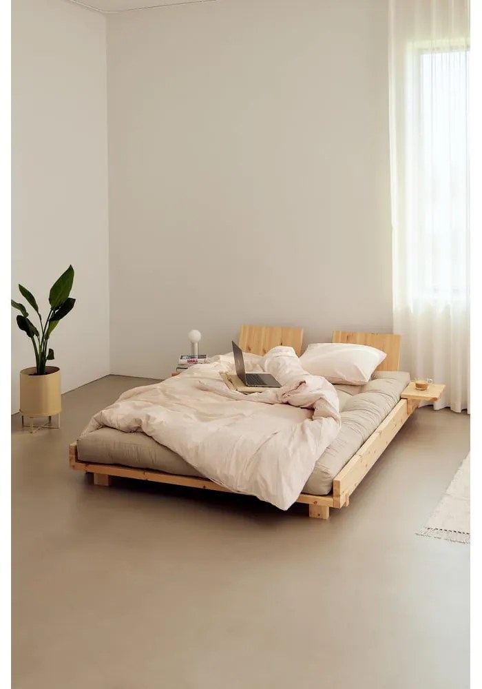 Natúr színű borovi fenyő franciaágy ágyráccsal 160x200 cm Social Bed – Karup Design